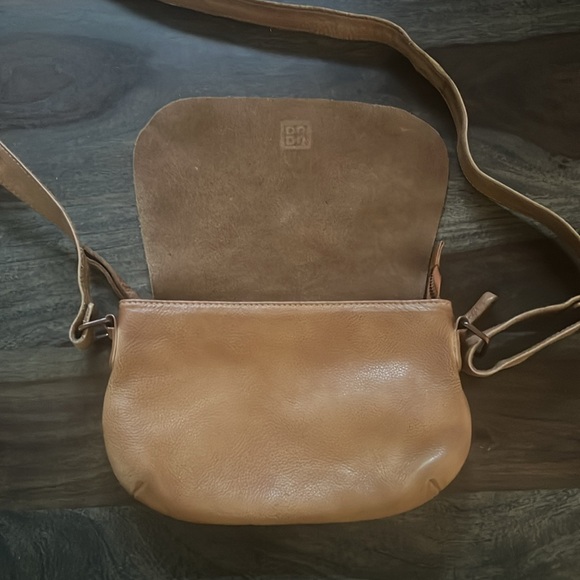 Dudu Caramel Tan Leather Crossbody Bag - Picture 6 of 12